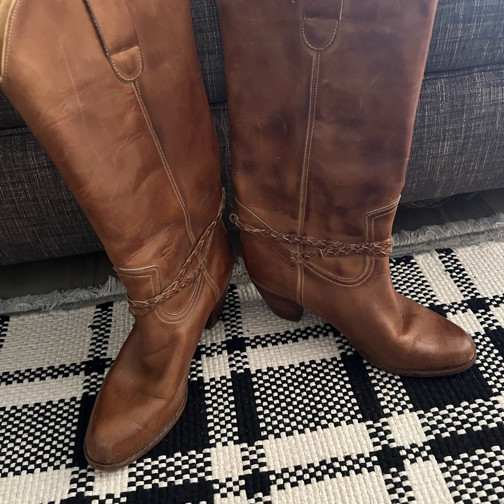 Chic Tan Leather Heeled Boots